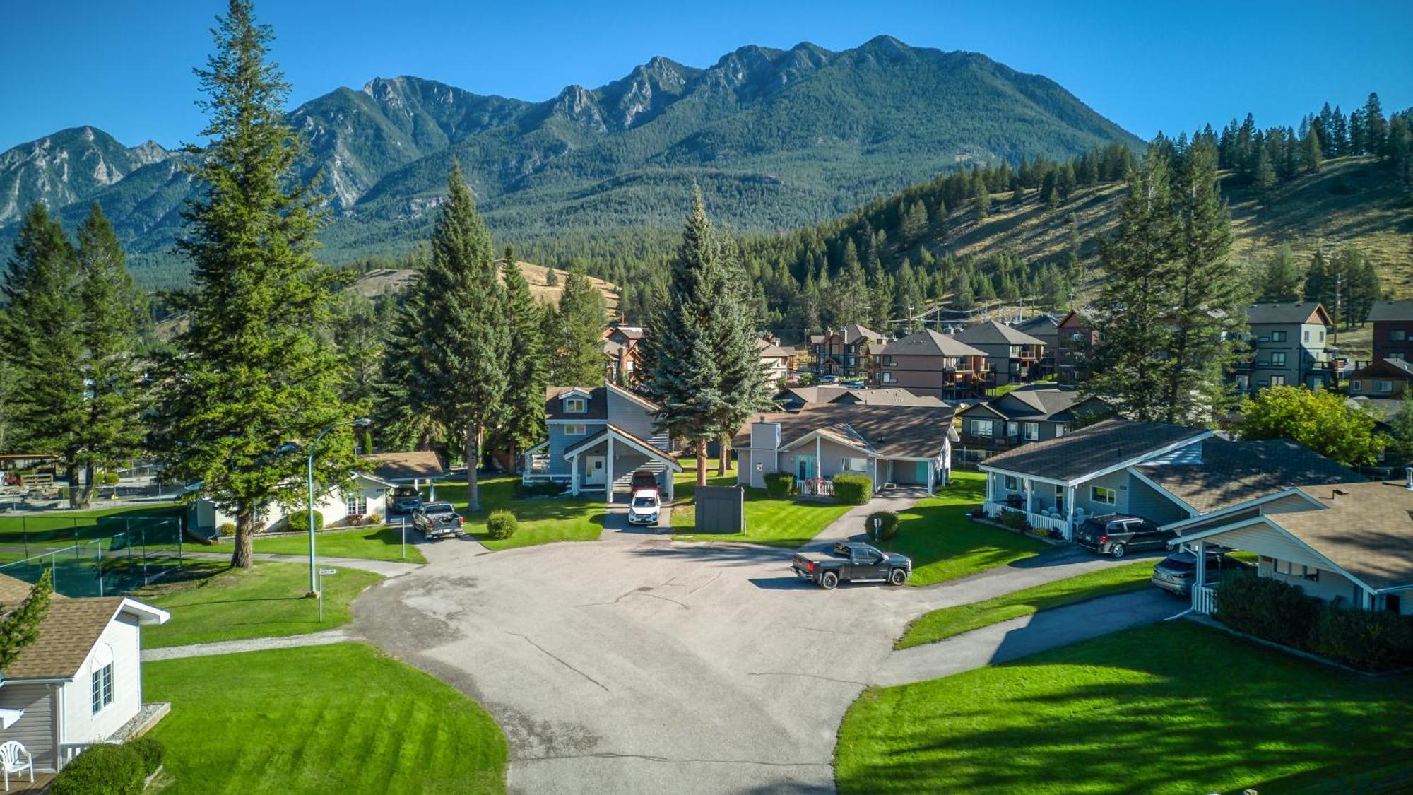 Ridgeview Resort Radium Hot Springs Exterior foto